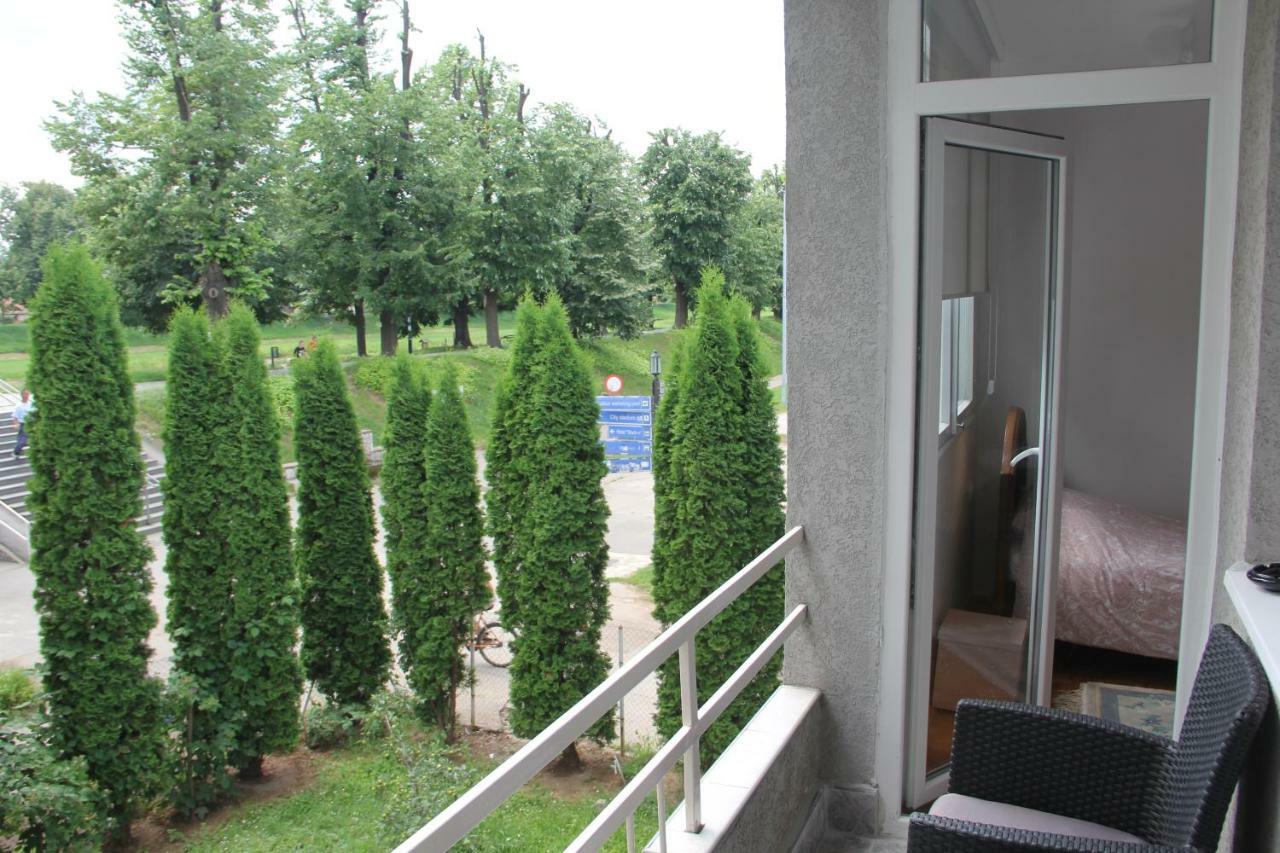 Apartman Kej Pirot Exterior photo